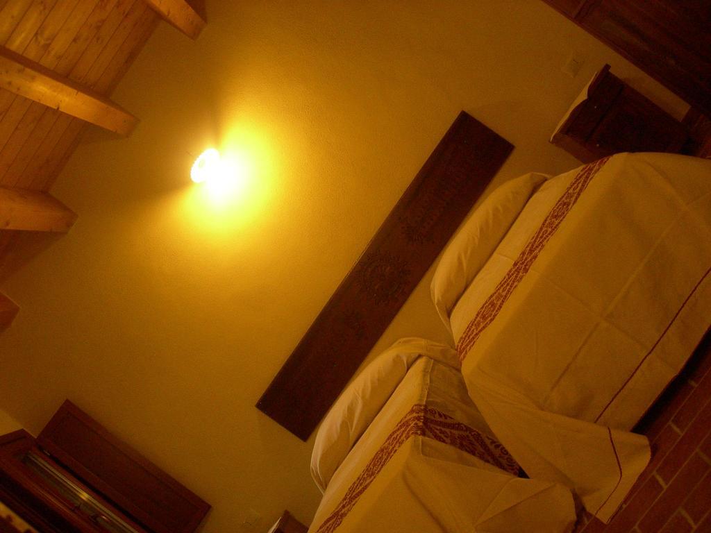 Agriturismo Battaglia Villamassargia 客房 照片
